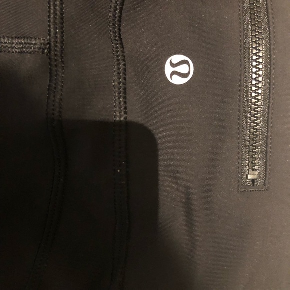 Lululemon Size 8 black crop leggings. EUC. - Picture 7 of 7